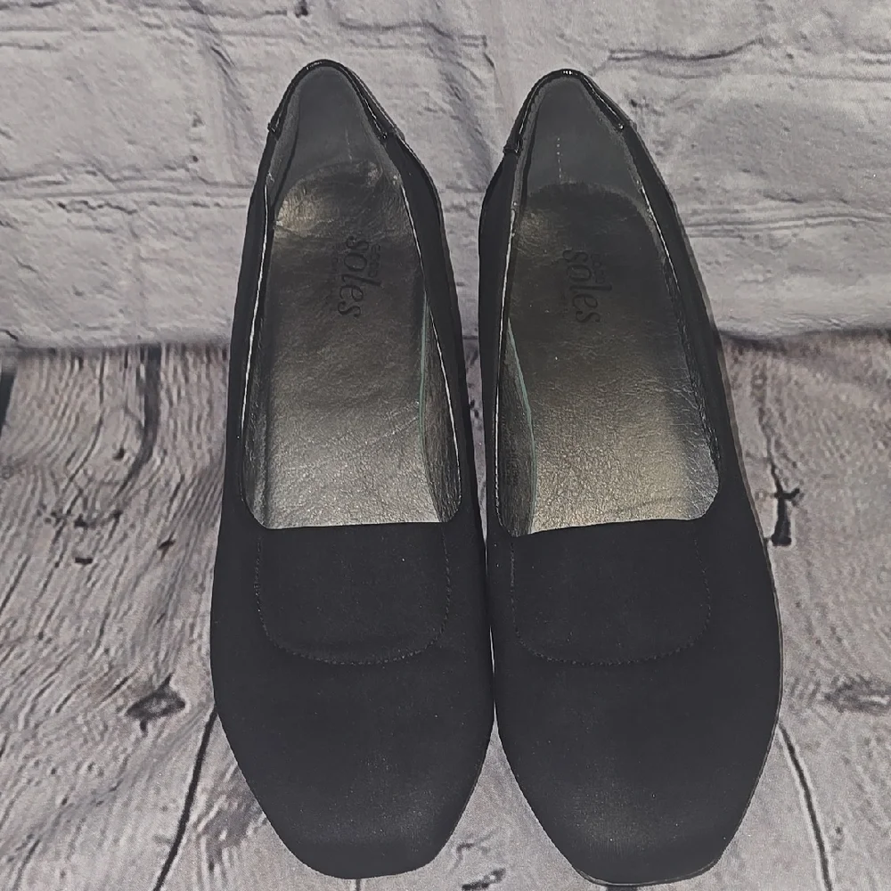 Good Soles by Catherines Black Minimalist Wedge Heel Size 8 1/2 W